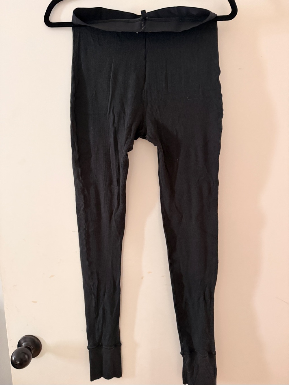 Women’s SKIMS Black Thermal Base Layer Pants - Picture 2 of 3